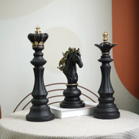 Chess ornaments, kings, queens, knights, chess pieces, home displays, wine cabinets, decorations, resin crafts