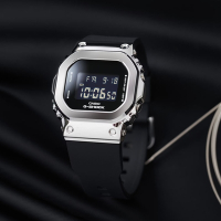 CASIO卡西歐 G-SHOCK WOMEN 金屬錶殼 方形5600縮小版電子錶GM-S5600-1 銀色