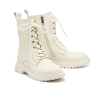 【MODA Moday】帥氣時髦感全真皮綁帶QQ厚底短靴(白)