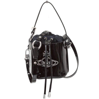 【Vivienne Westwood】漆皮亮面手提肩背束口水桶包/手提斜背兩用/黑(贈原廠防塵袋紙袋/母親節送禮)