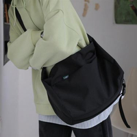 YAMY斜挎包女日系工裝黑色背包大學生上課包男大包包單肩包女挎包