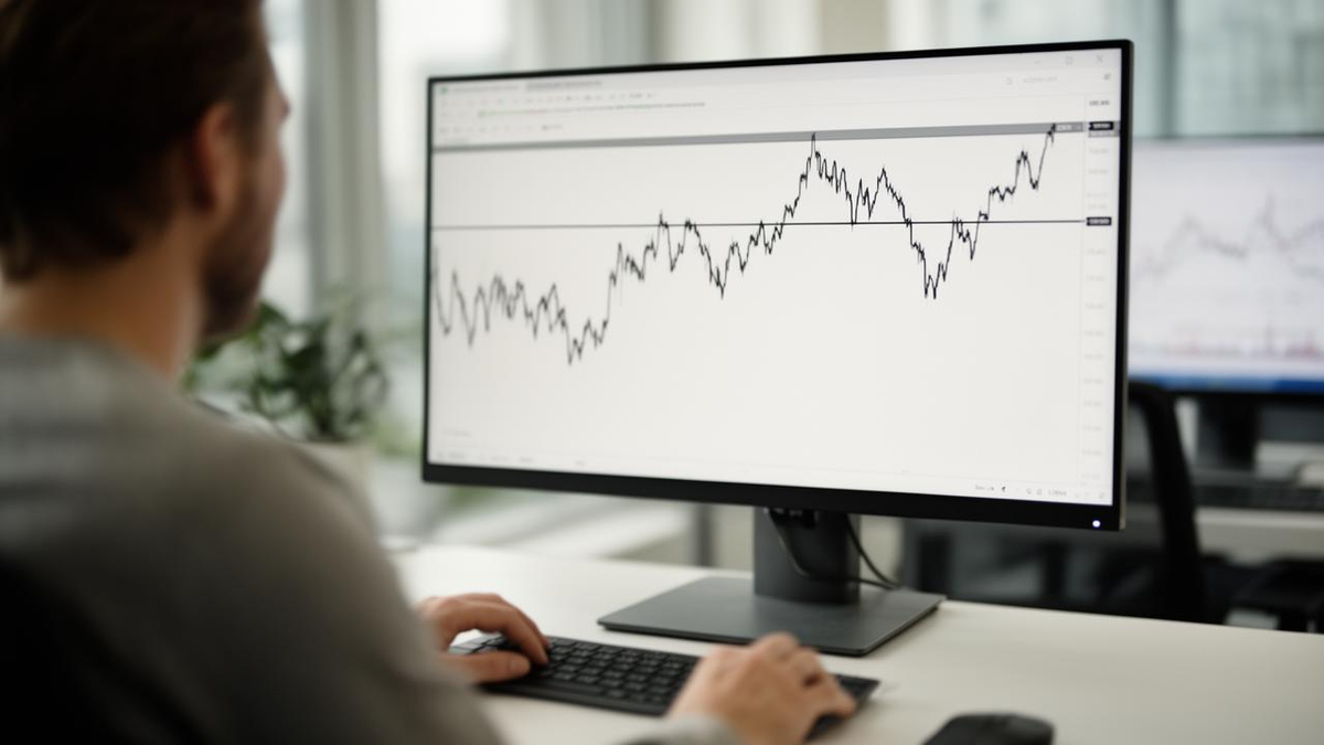 Solana ETFs Post First Daily Outflow in Weeks, Testing the Rally's Foundation