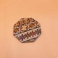 【江戶御緣物語】箱根寄木細工 日本工藝品 八角形杯墊(款式隨機)