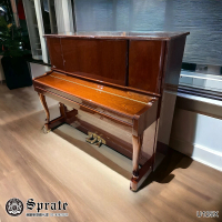 【SPRATE】全新德國品牌直立式鋼琴-U125X(原木亮光鋼琴 8柱米字琴 彎腳復古型 內建緩降琴蓋)