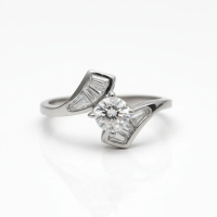 Authentic 18K White Gold Zircon Ring [Bypass Silhouette Design]