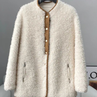 2023 New Short Grain Sheep Fleece and Fur Coat for Women's Haining Lamb Fur and Fur Integrated Coat with Round Neck