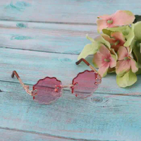 Stylish retro sunglasses with metal frame for Blythe doll accessories