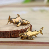 1Pc Brass Shark Animal Figurines Miniatures Desktop Ornament Home Decoration Crafts Vintage Keychain Pendant Jewelry Gift