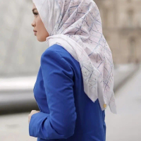 Buttonscarves Louvre Series / Voile / Daisy Hijab Scraft