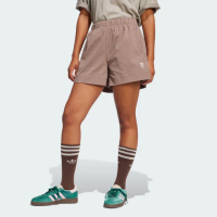 【adidas 愛迪達】短褲 女 運動褲 三葉草 亞規 ESS S SHORTS 奶茶 JD1508