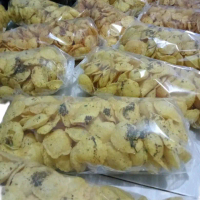 Comring Singkong 500 Gr Camilan Enak Renyah Snack Ringan Ideal Untuk Cemilan Sehari-hari Dan Penggem