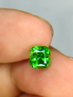 NATURAL TSAVORITE GARNET 1.08 CTS