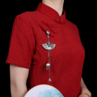 Vintage Chinese Cheongsam Pressed Lapel Pins Exquisite Fan Lockset Hollow Ball Pendant Brooch Hanfu Tassel Qipao Accessories