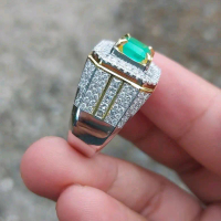 Cincin pria pendiam menghanyutkan hijau 1,60ct 1612Q