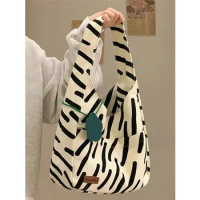 Casual Canvas Bag Zebra Print Tote Ladies Handbags and Purses Simple Shopping Book Bag Summer 2024 Shoulder Bag Women Bolso