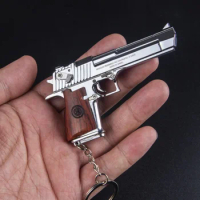 mini pistolas de juguete Toy Gun Gift pistolas kids toys for boys Pendant guns Shell Eject Metal Keychain Model fake gun toy