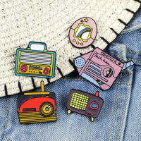 Vintage Radio TV Recorder Enamel Pins Cartoon Music Player Pin Men Women Denim Jackets Lapel Pins Classic Jewelry Brooches Badge