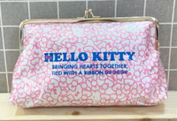 【震撼精品百貨】Hello Kitty 凱蒂貓 Hello Kitty日本SANRIO三麗鷗KITTY化妝包/筆袋-珠釦滿版*15090 震撼日式精品百貨