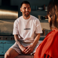 【adidas 愛迪達】ESSENTIALS LINEAR 短袖上衣 T恤 男 JE9000