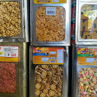 TIN BESAR ( MAX ORDER 2 TIN 1 ORDER ) BISKUT BIG 3-5KG ! UNTUK GOODIES