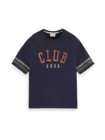 เสื้อยืดผู้ชาย ทรง Relaxed Fit พิมพ์ลาย Club Soda Applique ผ้า Organic Cotton สี Night